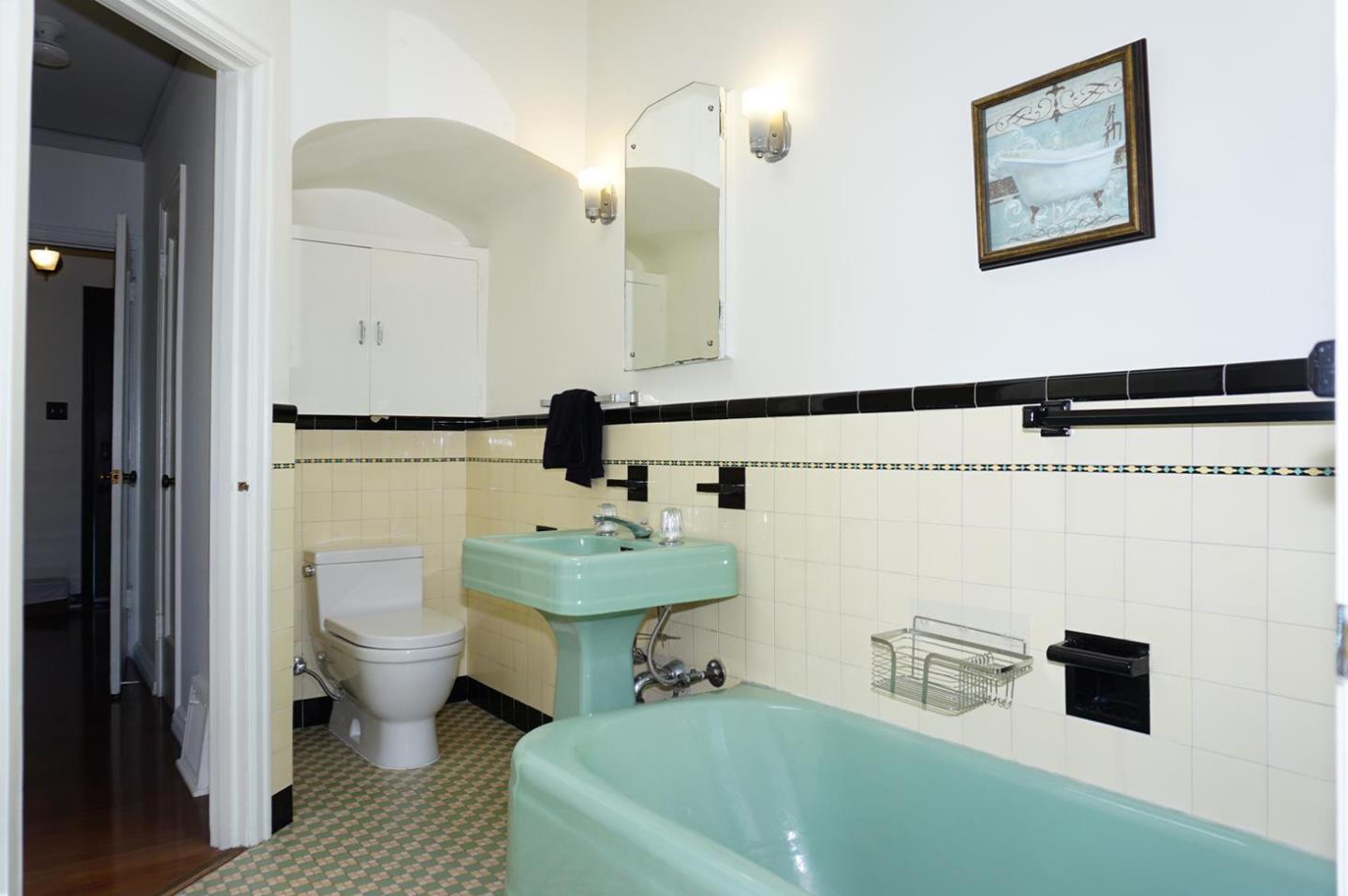 Detail Gallery Image 17 of 38 For 2259 27th Ave, San Francisco,  CA 94116 - 3 Beds | 2/1 Baths