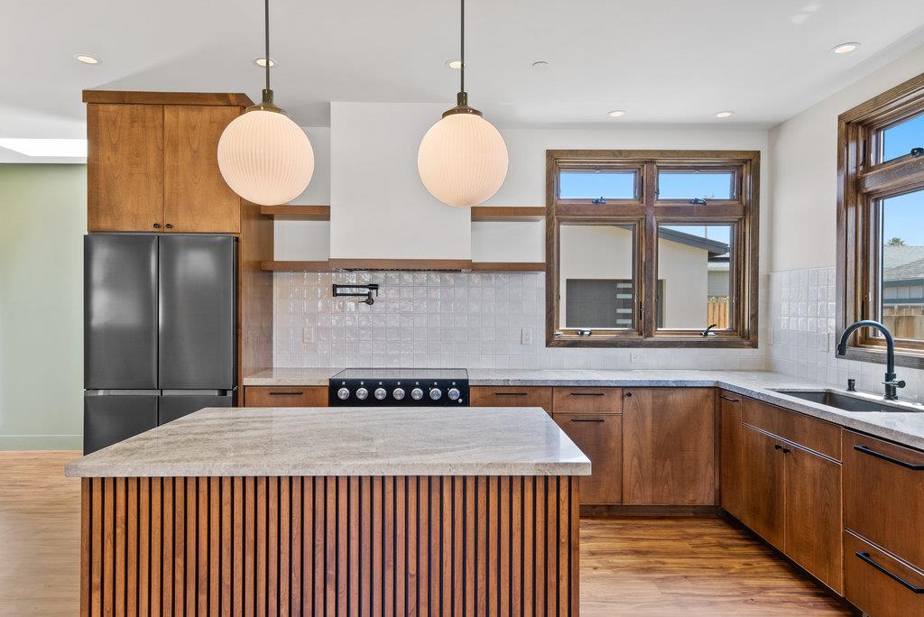 Detail Gallery Image 14 of 35 For 334 Anchorage Ave, Santa Cruz,  CA 95062 - 3 Beds | 2/1 Baths