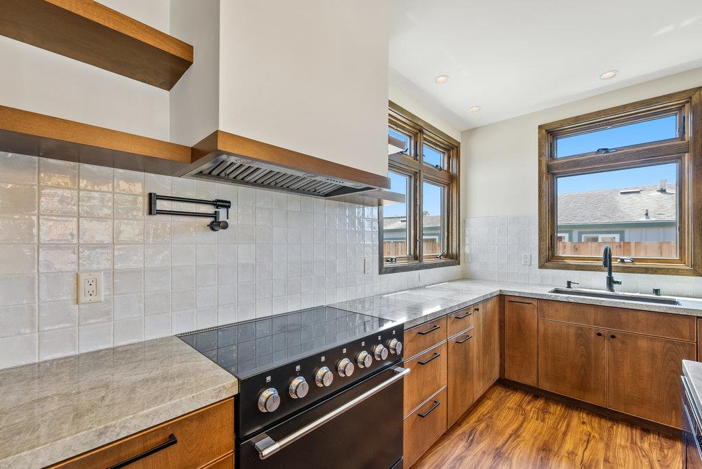 Detail Gallery Image 15 of 35 For 334 Anchorage Ave, Santa Cruz,  CA 95062 - 3 Beds | 2/1 Baths