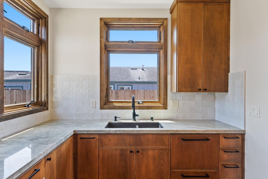 Detail Gallery Image 16 of 35 For 334 Anchorage Ave, Santa Cruz,  CA 95062 - 3 Beds | 2/1 Baths