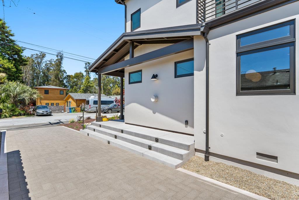 Detail Gallery Image 7 of 35 For 334 Anchorage Ave, Santa Cruz,  CA 95062 - 3 Beds | 2/1 Baths