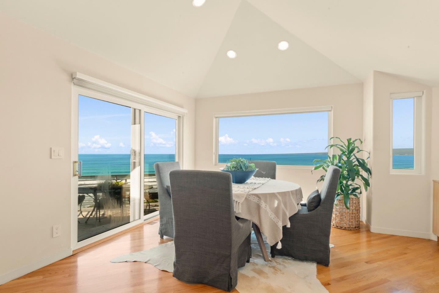 Detail Gallery Image 37 of 90 For 170 Hillview Way, La Selva Beach,  CA 95076 - 4 Beds | 4 Baths