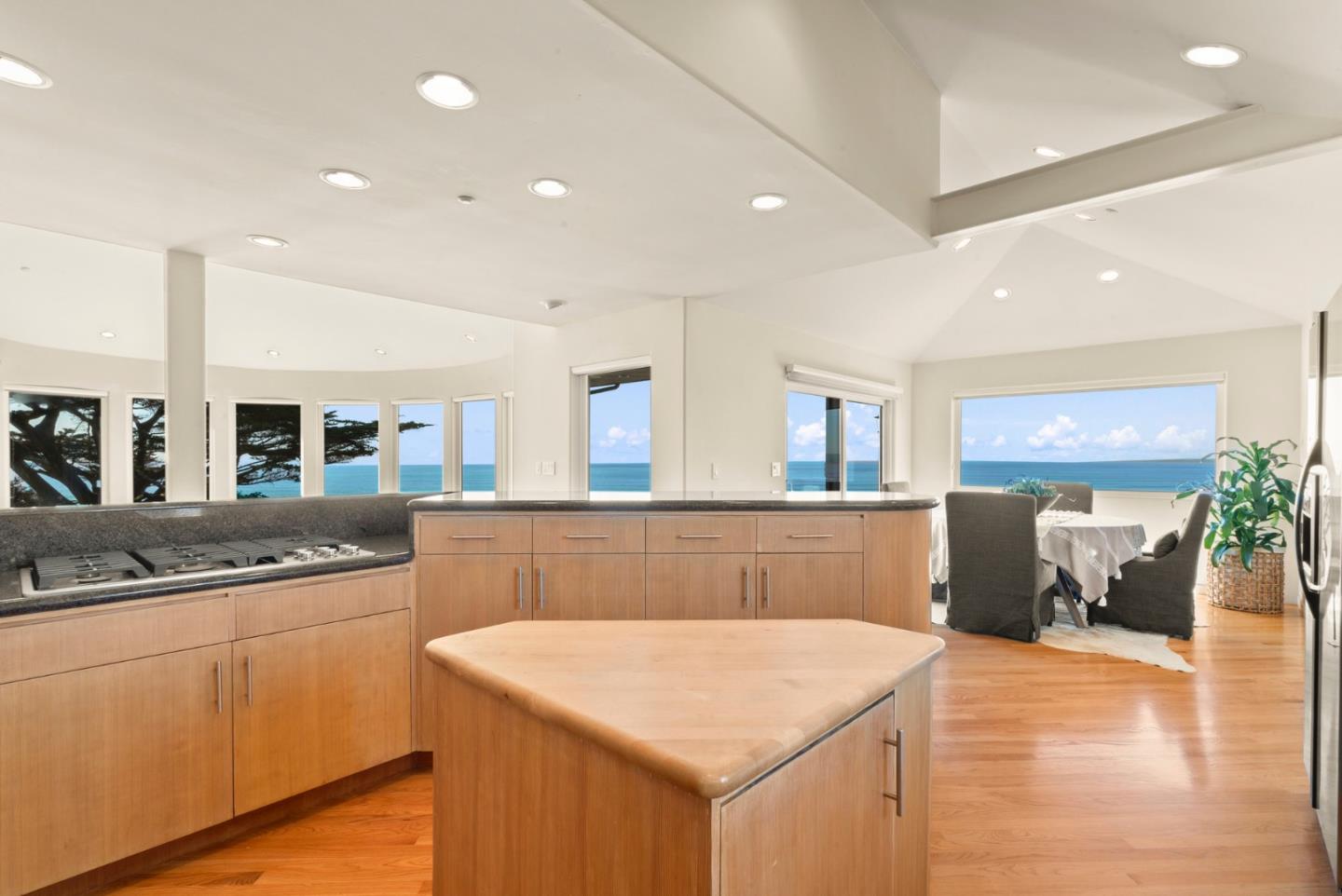 Detail Gallery Image 41 of 90 For 170 Hillview Way, La Selva Beach,  CA 95076 - 4 Beds | 4 Baths