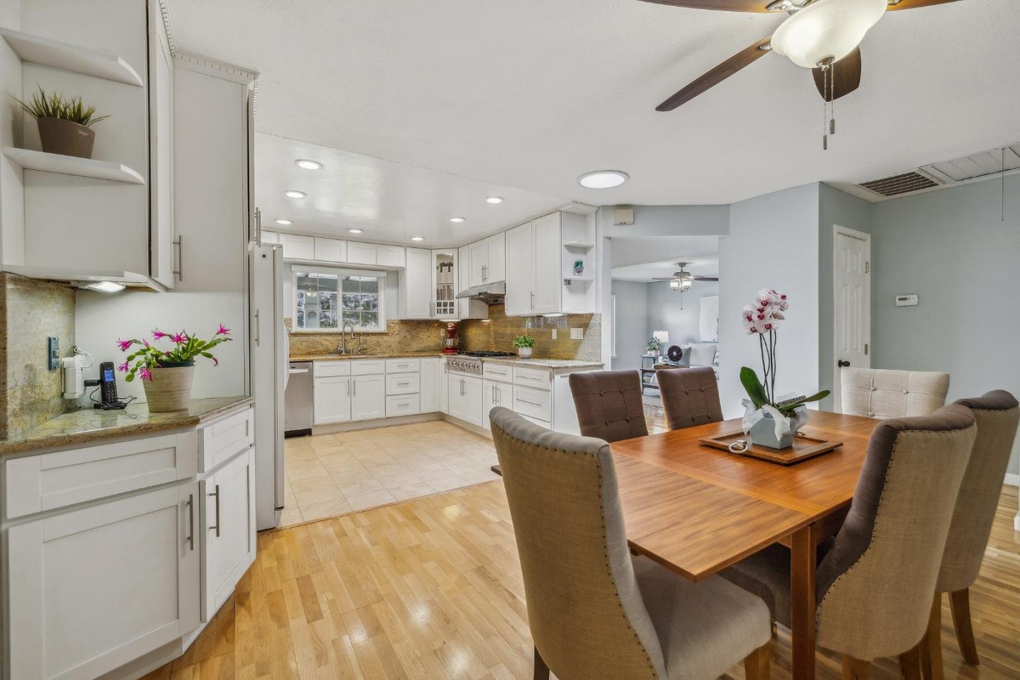 Detail Gallery Image 13 of 42 For 280 Esteban Way, San Jose,  CA 95119 - 4 Beds | 2 Baths