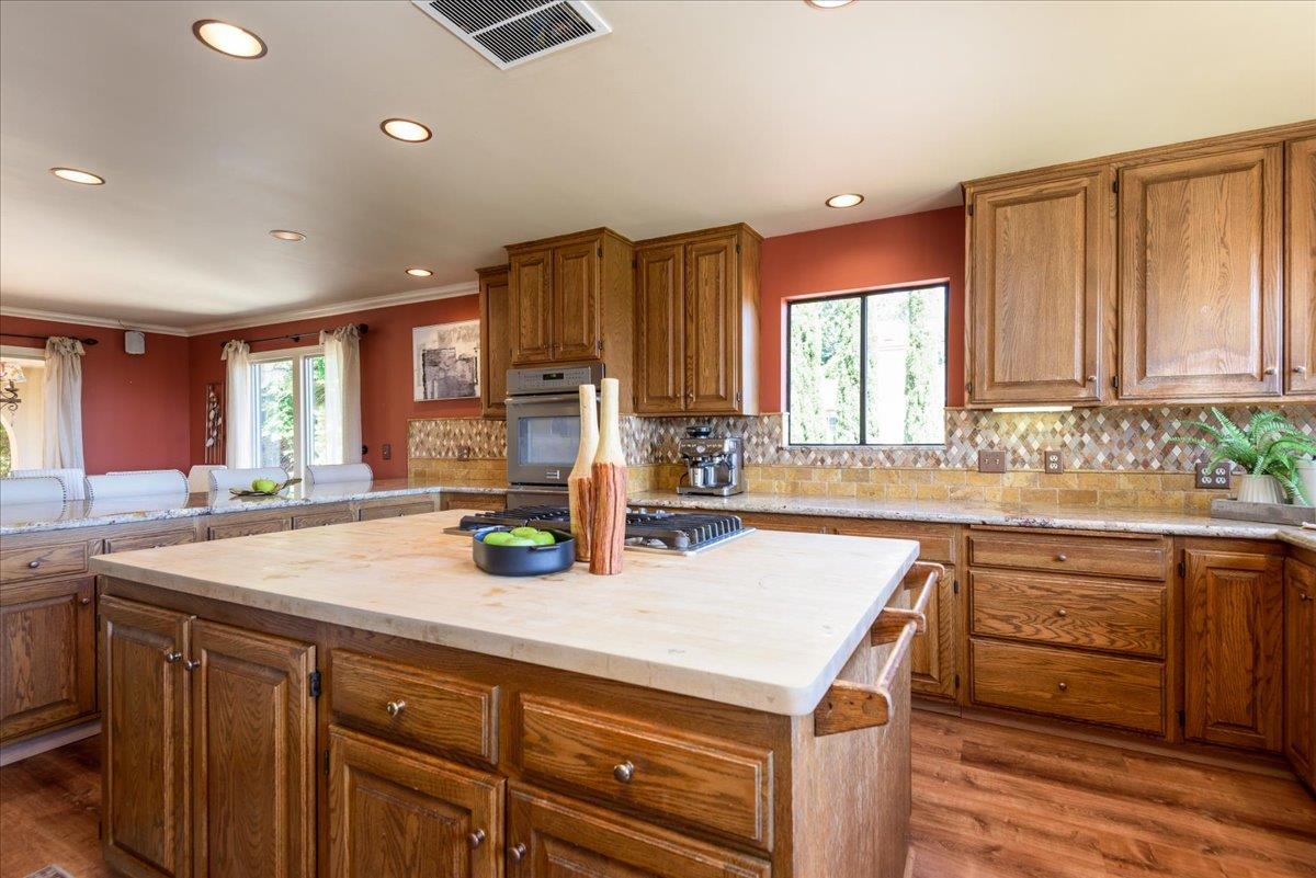 Detail Gallery Image 11 of 51 For 1720 Hillman Ave, Belmont,  CA 94002 - 3 Beds | 2 Baths