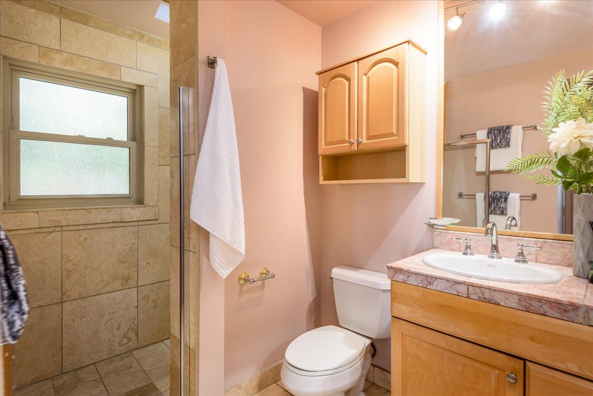 Detail Gallery Image 18 of 51 For 1720 Hillman Ave, Belmont,  CA 94002 - 3 Beds | 2 Baths