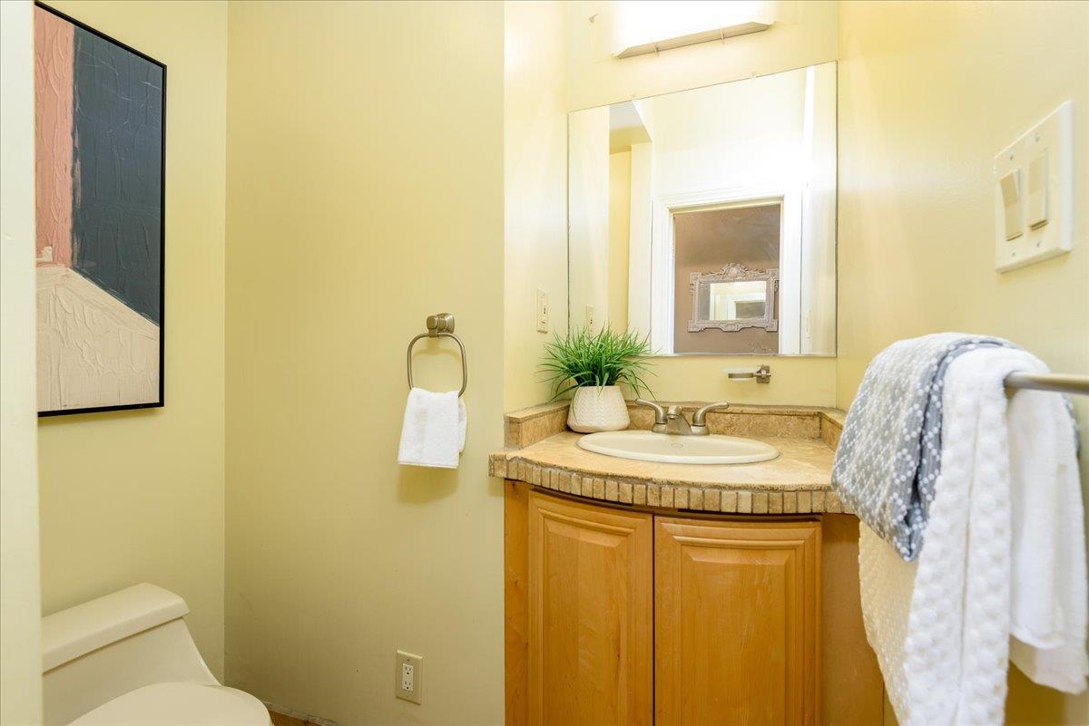 Detail Gallery Image 20 of 51 For 1720 Hillman Ave, Belmont,  CA 94002 - 3 Beds | 2 Baths