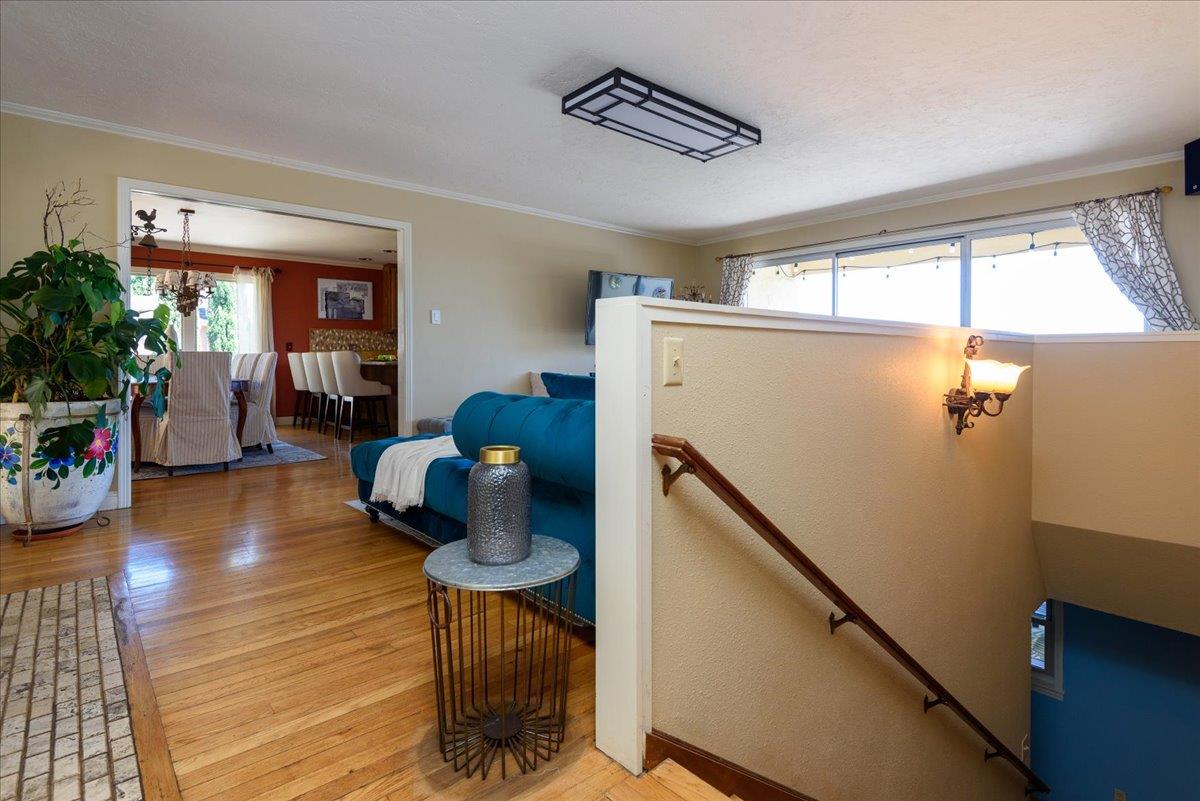 Detail Gallery Image 21 of 51 For 1720 Hillman Ave, Belmont,  CA 94002 - 3 Beds | 2 Baths