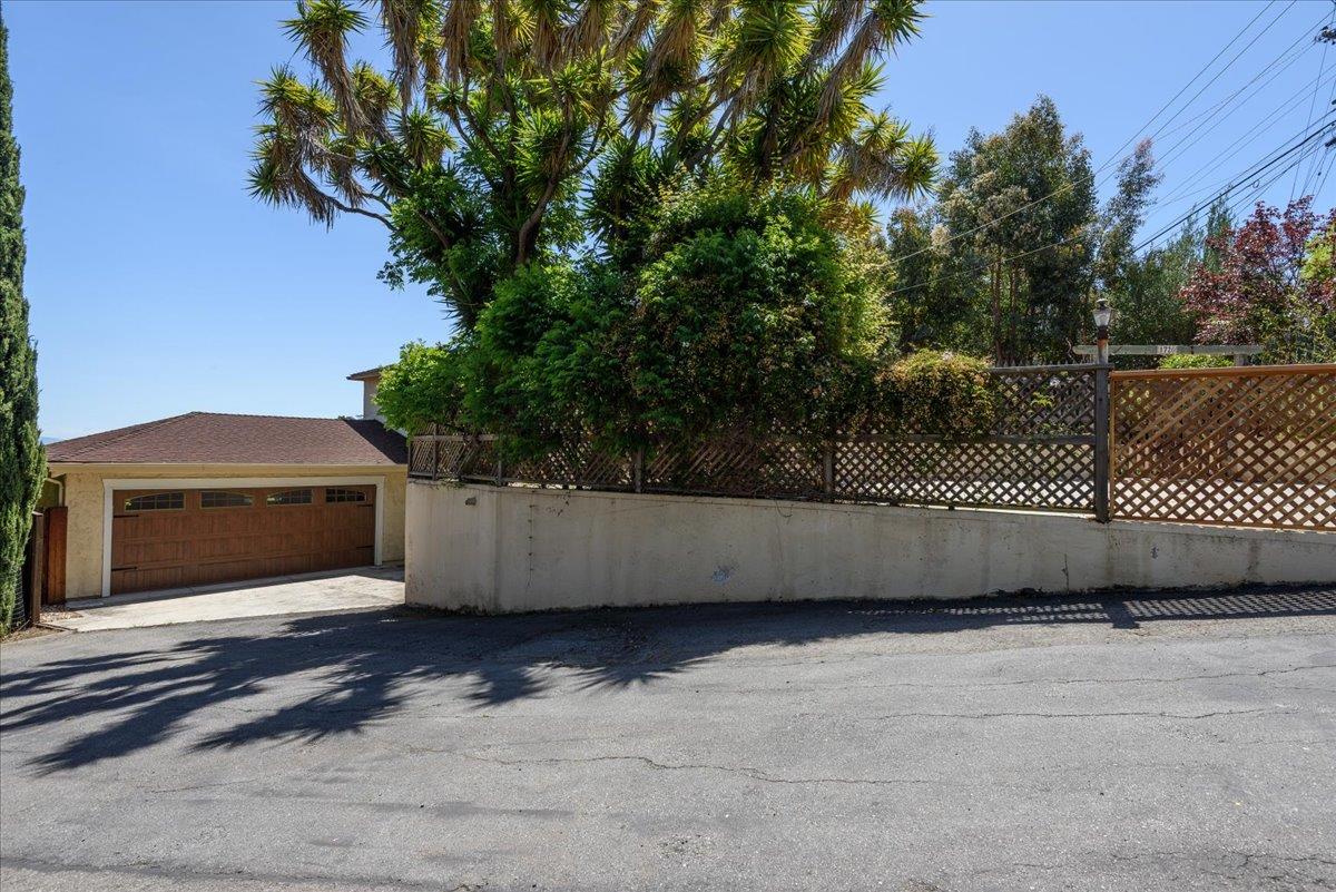 Detail Gallery Image 49 of 51 For 1720 Hillman Ave, Belmont,  CA 94002 - 3 Beds | 2 Baths
