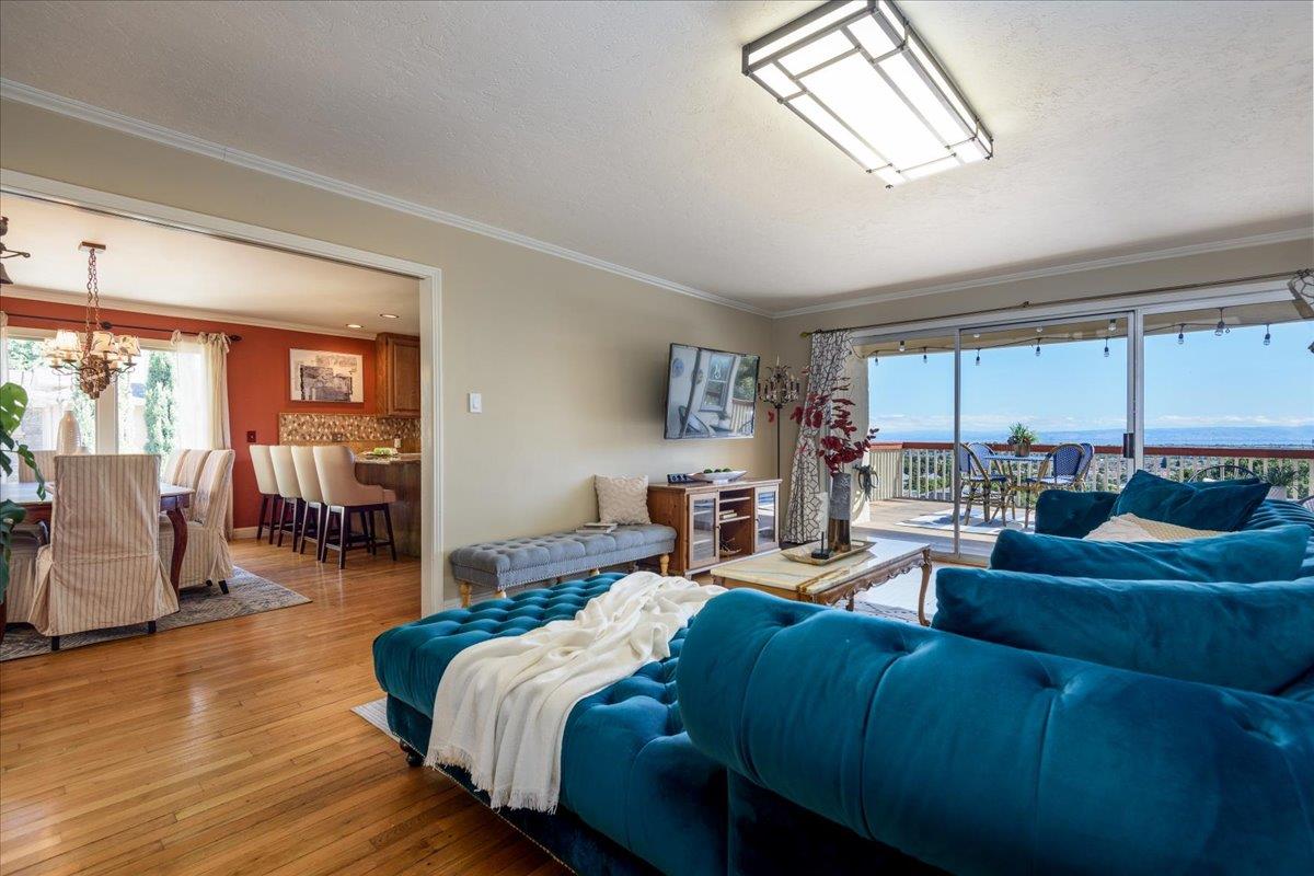 Detail Gallery Image 6 of 51 For 1720 Hillman Ave, Belmont,  CA 94002 - 3 Beds | 2 Baths