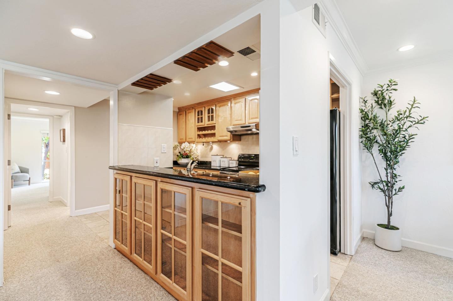 Detail Gallery Image 13 of 43 For 675 Sharon Park Dr #231,  Menlo Park,  CA 94025 - 2 Beds | 2 Baths