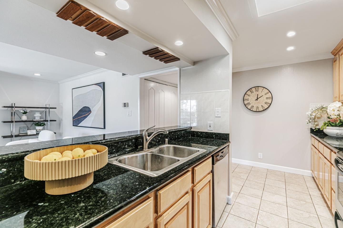 Detail Gallery Image 15 of 43 For 675 Sharon Park Dr #231,  Menlo Park,  CA 94025 - 2 Beds | 2 Baths