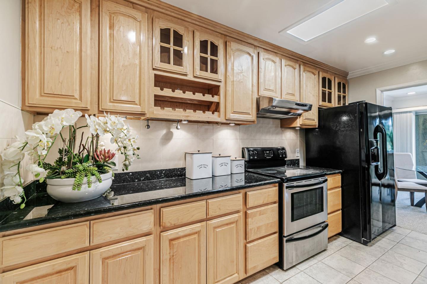 Detail Gallery Image 16 of 43 For 675 Sharon Park Dr #231,  Menlo Park,  CA 94025 - 2 Beds | 2 Baths
