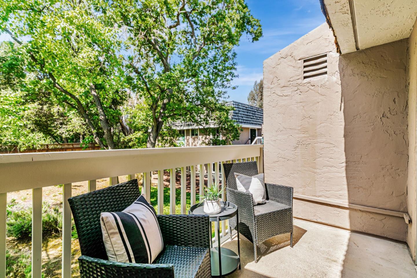 Detail Gallery Image 23 of 43 For 675 Sharon Park Dr #231,  Menlo Park,  CA 94025 - 2 Beds | 2 Baths