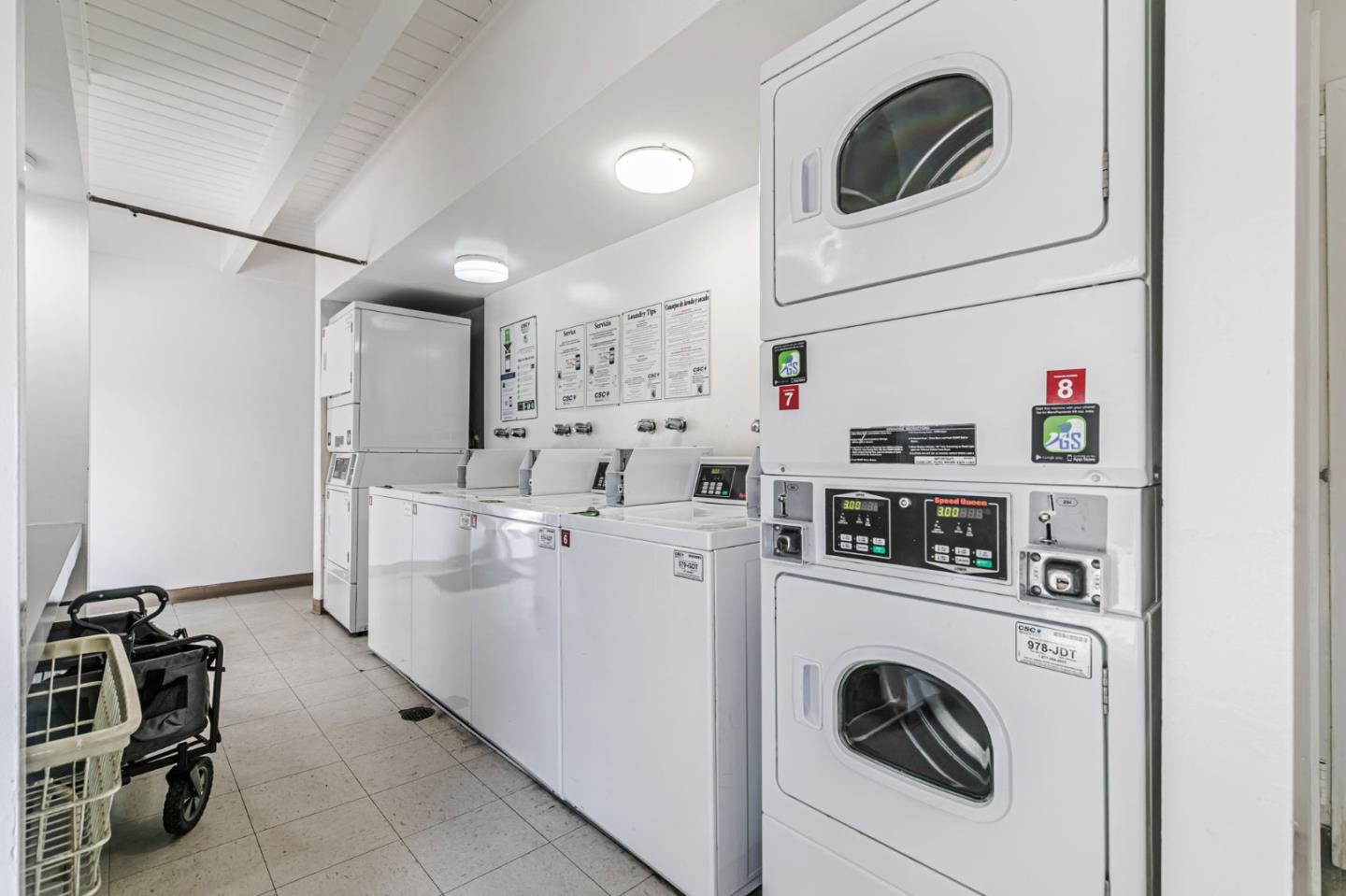 Detail Gallery Image 32 of 43 For 675 Sharon Park Dr #231,  Menlo Park,  CA 94025 - 2 Beds | 2 Baths