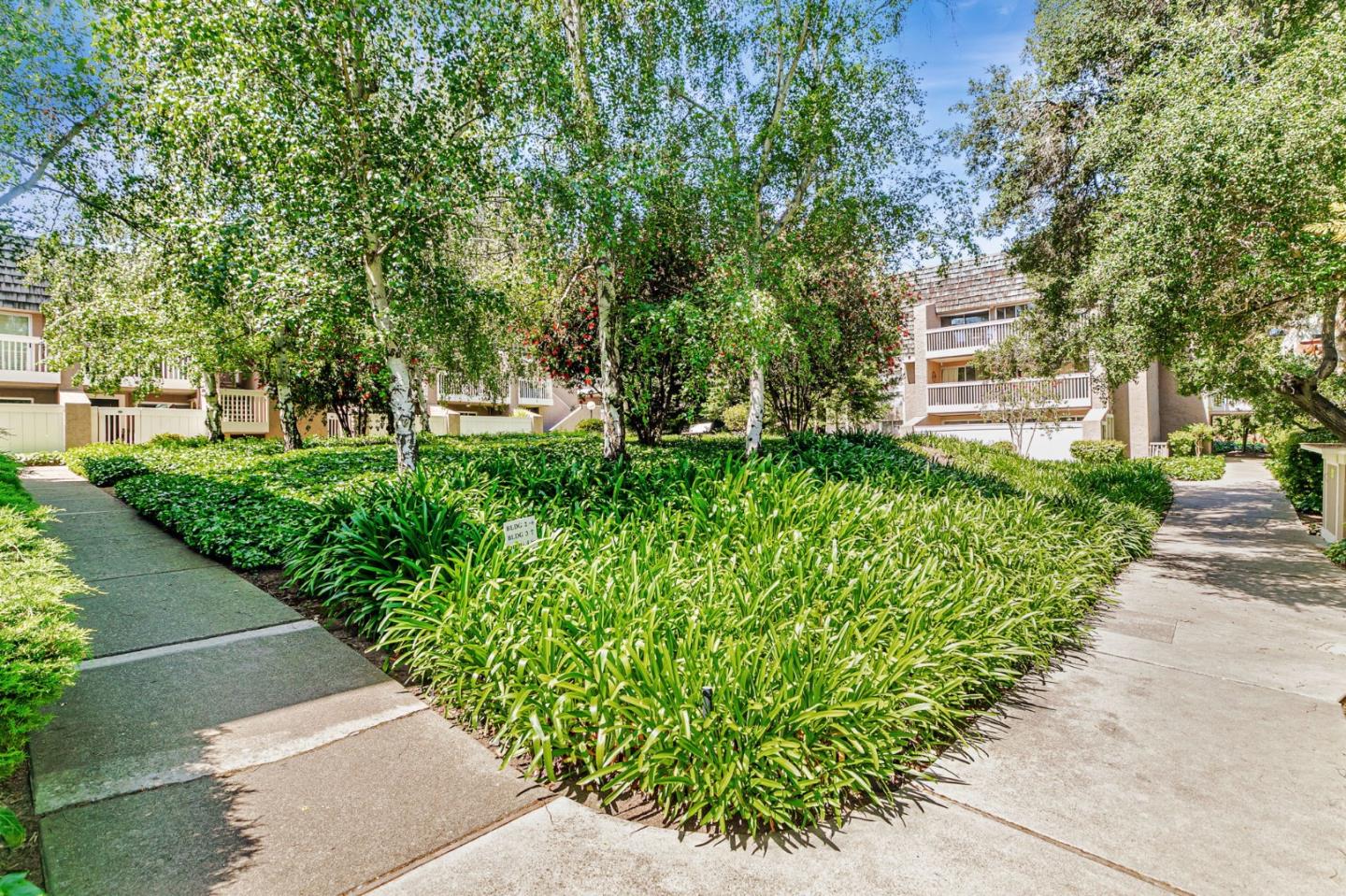 Detail Gallery Image 34 of 43 For 675 Sharon Park Dr #231,  Menlo Park,  CA 94025 - 2 Beds | 2 Baths