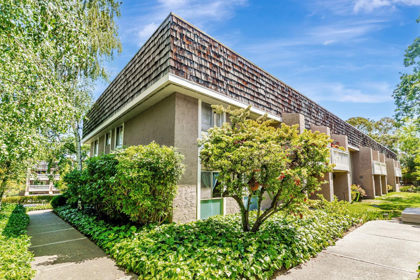 Detail Gallery Image 36 of 43 For 675 Sharon Park Dr #231,  Menlo Park,  CA 94025 - 2 Beds | 2 Baths