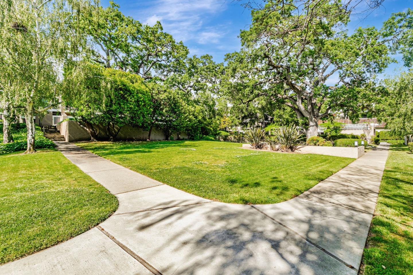Detail Gallery Image 38 of 43 For 675 Sharon Park Dr #231,  Menlo Park,  CA 94025 - 2 Beds | 2 Baths