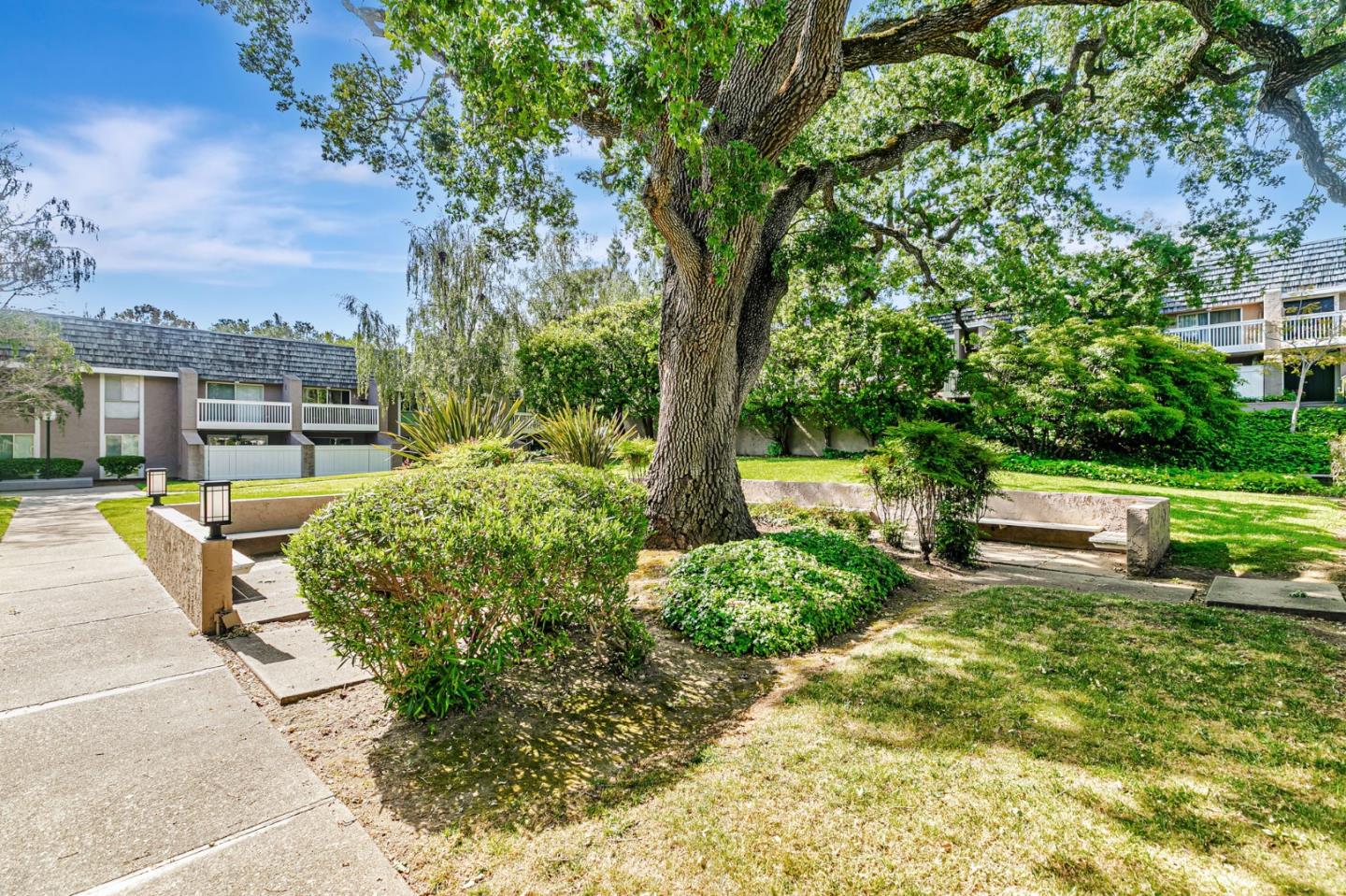 Detail Gallery Image 39 of 43 For 675 Sharon Park Dr #231,  Menlo Park,  CA 94025 - 2 Beds | 2 Baths