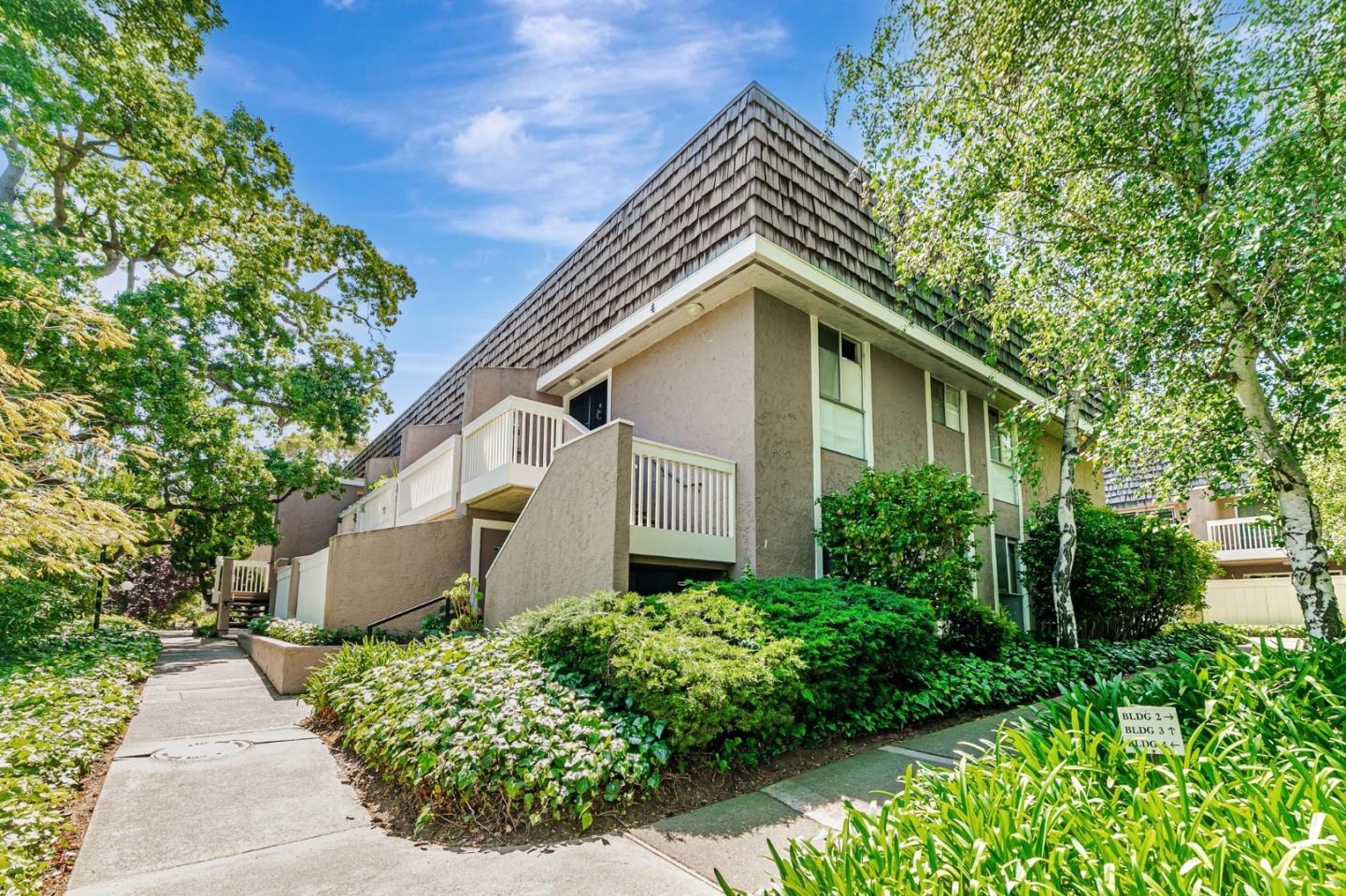 Detail Gallery Image 4 of 43 For 675 Sharon Park Dr #231,  Menlo Park,  CA 94025 - 2 Beds | 2 Baths