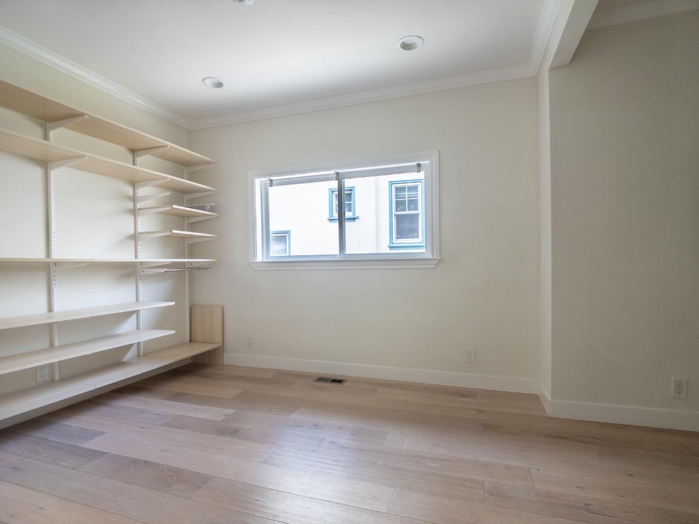 Detail Gallery Image 11 of 36 For 1435 Edgehill Dr, Burlingame,  CA 94010 - 5 Beds | 3/1 Baths