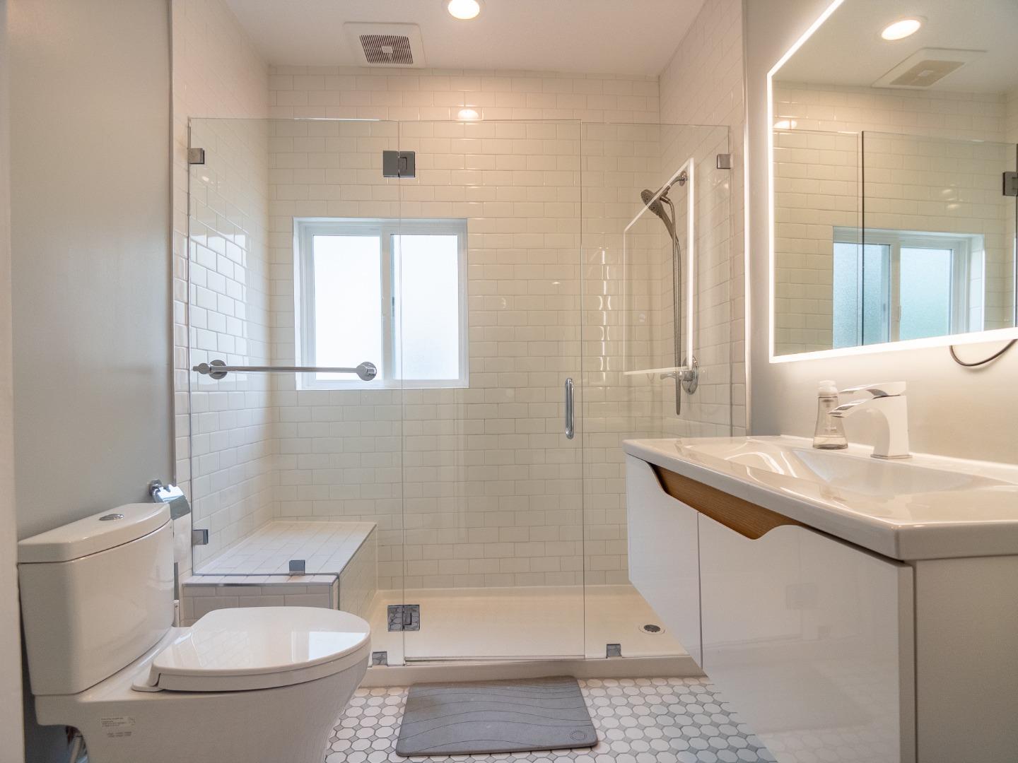 Detail Gallery Image 15 of 36 For 1435 Edgehill Dr, Burlingame,  CA 94010 - 5 Beds | 3/1 Baths