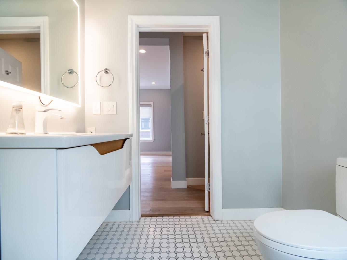 Detail Gallery Image 16 of 36 For 1435 Edgehill Dr, Burlingame,  CA 94010 - 5 Beds | 3/1 Baths