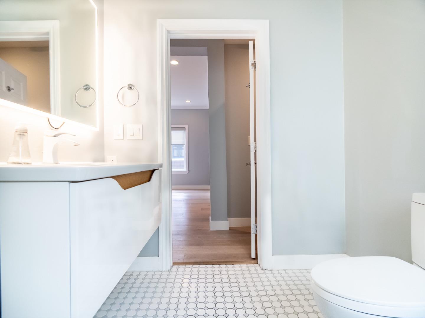 Detail Gallery Image 17 of 36 For 1435 Edgehill Dr, Burlingame,  CA 94010 - 5 Beds | 3/1 Baths