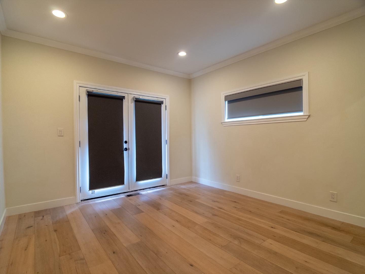 Detail Gallery Image 19 of 36 For 1435 Edgehill Dr, Burlingame,  CA 94010 - 5 Beds | 3/1 Baths
