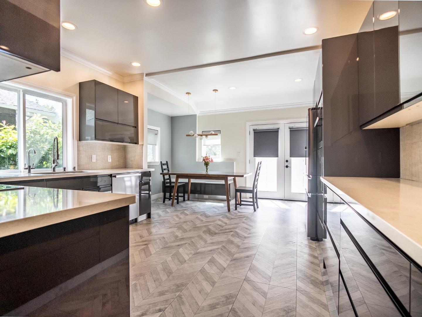 Detail Gallery Image 20 of 36 For 1435 Edgehill Dr, Burlingame,  CA 94010 - 5 Beds | 3/1 Baths