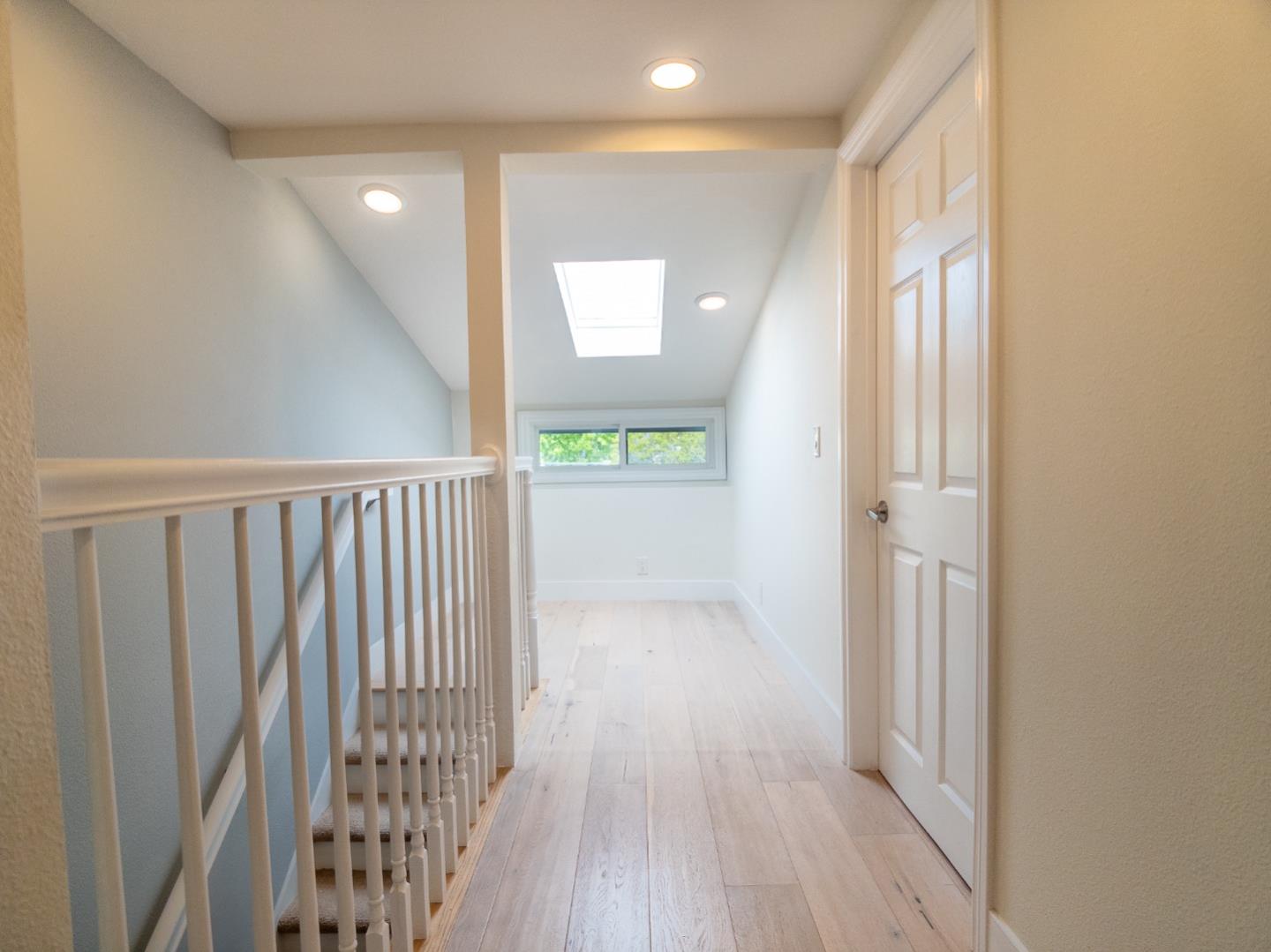 Detail Gallery Image 27 of 36 For 1435 Edgehill Dr, Burlingame,  CA 94010 - 5 Beds | 3/1 Baths