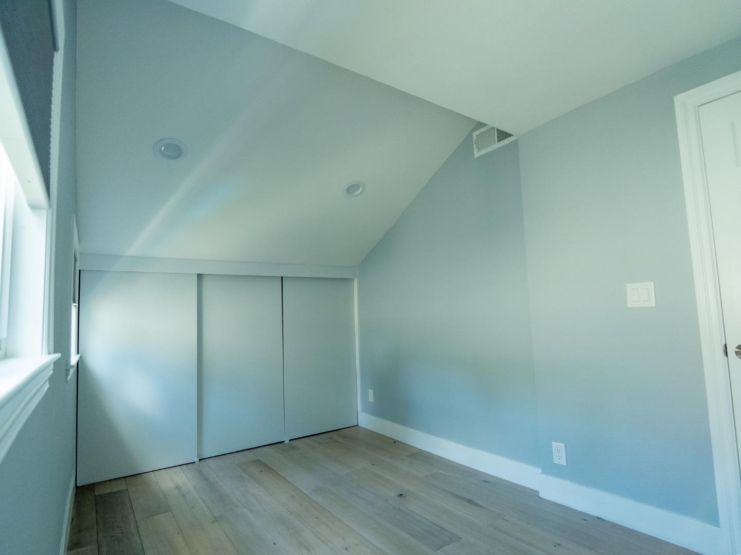 Detail Gallery Image 31 of 36 For 1435 Edgehill Dr, Burlingame,  CA 94010 - 5 Beds | 3/1 Baths
