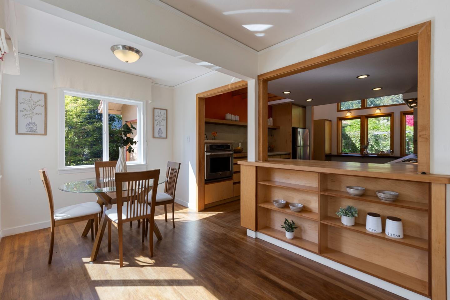 Detail Gallery Image 11 of 45 For 620 Olive St, Menlo Park,  CA 94025 - 2 Beds | 2 Baths