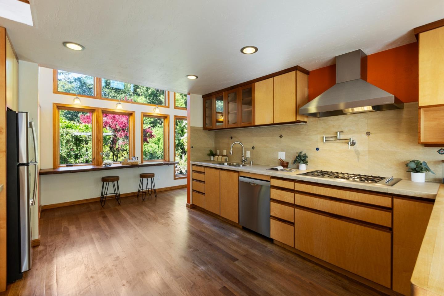 Detail Gallery Image 13 of 45 For 620 Olive St, Menlo Park,  CA 94025 - 2 Beds | 2 Baths