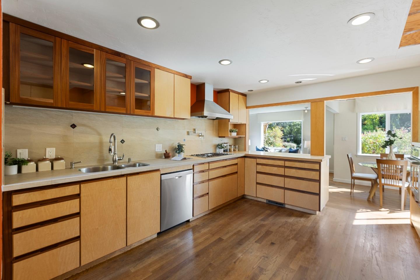 Detail Gallery Image 15 of 45 For 620 Olive St, Menlo Park,  CA 94025 - 2 Beds | 2 Baths