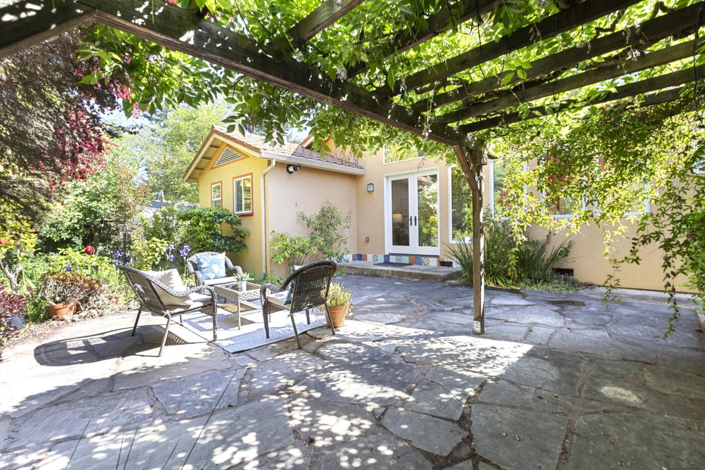 Detail Gallery Image 36 of 45 For 620 Olive St, Menlo Park,  CA 94025 - 2 Beds | 2 Baths