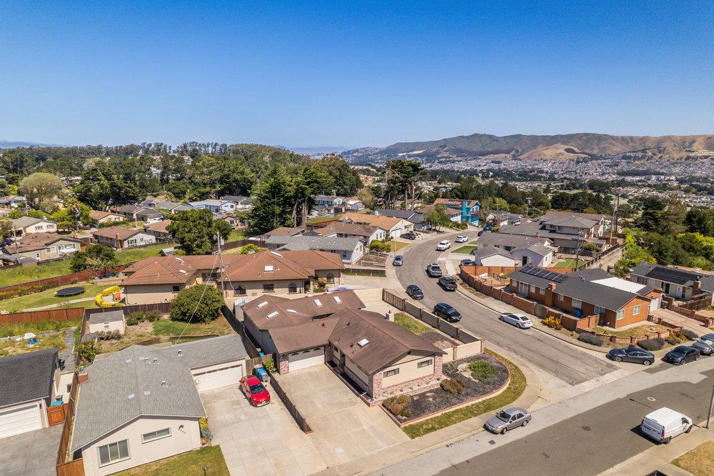 Detail Gallery Image 35 of 37 For 2500 Catalpa Way, San Bruno,  CA 94066 - 3 Beds | 2 Baths