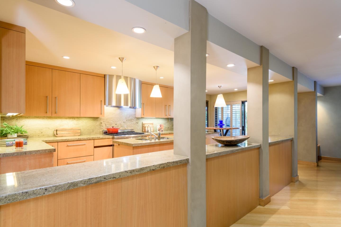 Detail Gallery Image 10 of 34 For 1265 Trinity, Menlo Park,  CA 94025 - 3 Beds | 2/1 Baths