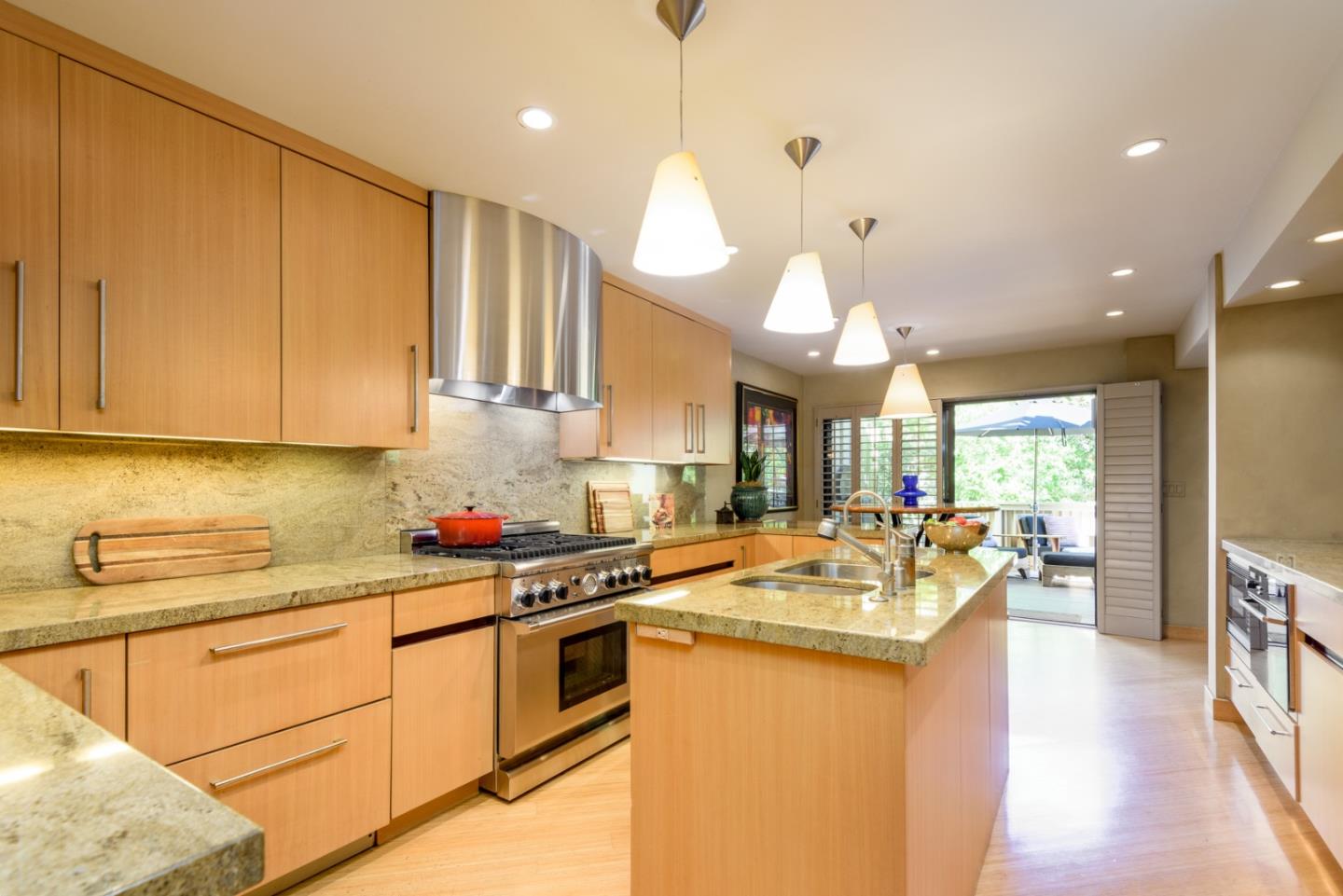 Detail Gallery Image 11 of 34 For 1265 Trinity, Menlo Park,  CA 94025 - 3 Beds | 2/1 Baths
