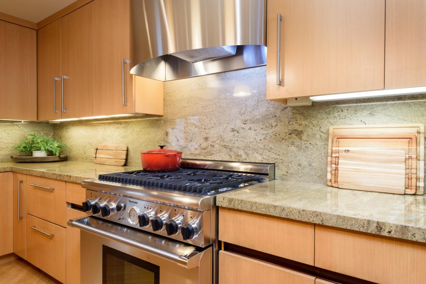 Detail Gallery Image 12 of 34 For 1265 Trinity, Menlo Park,  CA 94025 - 3 Beds | 2/1 Baths