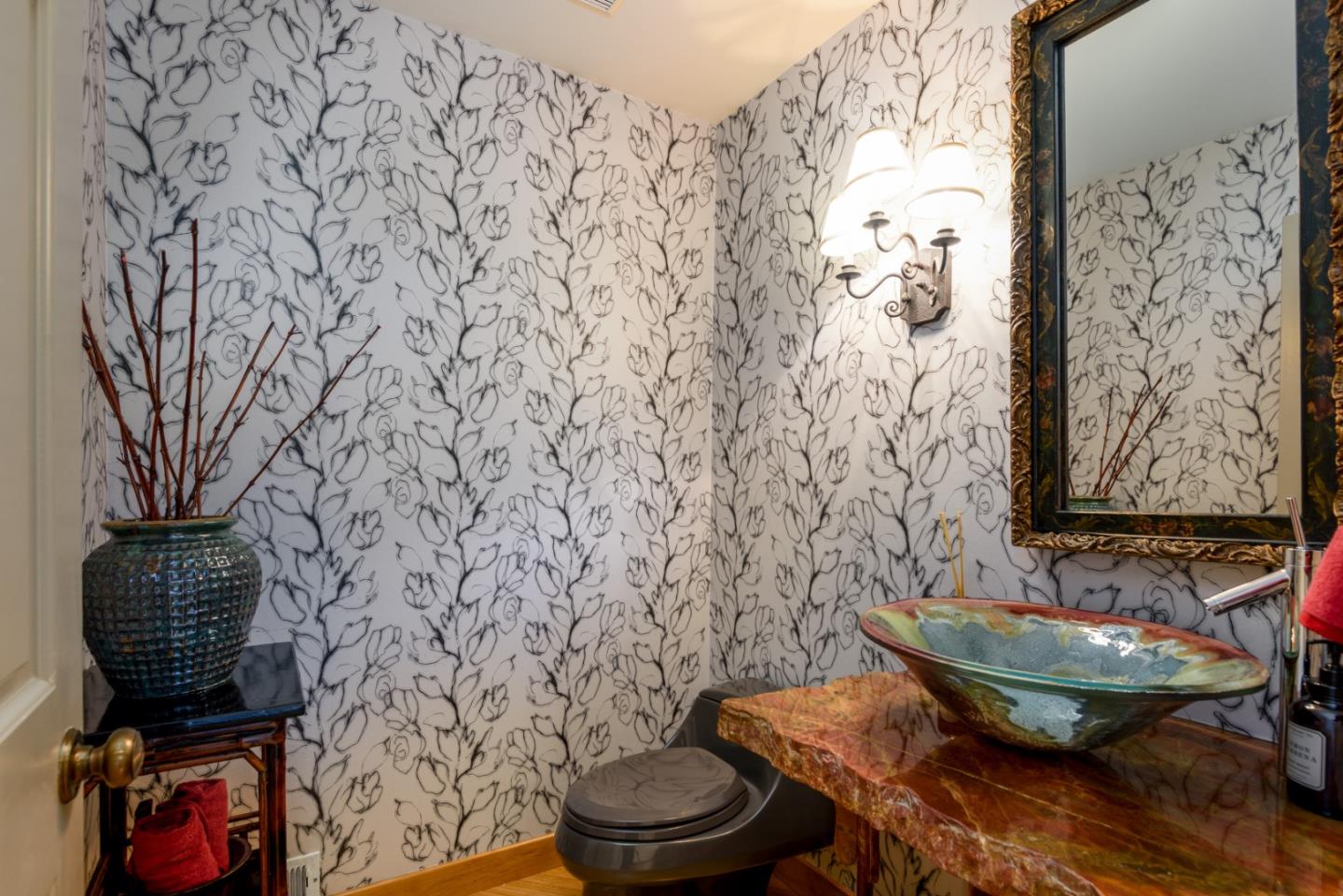 Detail Gallery Image 16 of 34 For 1265 Trinity, Menlo Park,  CA 94025 - 3 Beds | 2/1 Baths