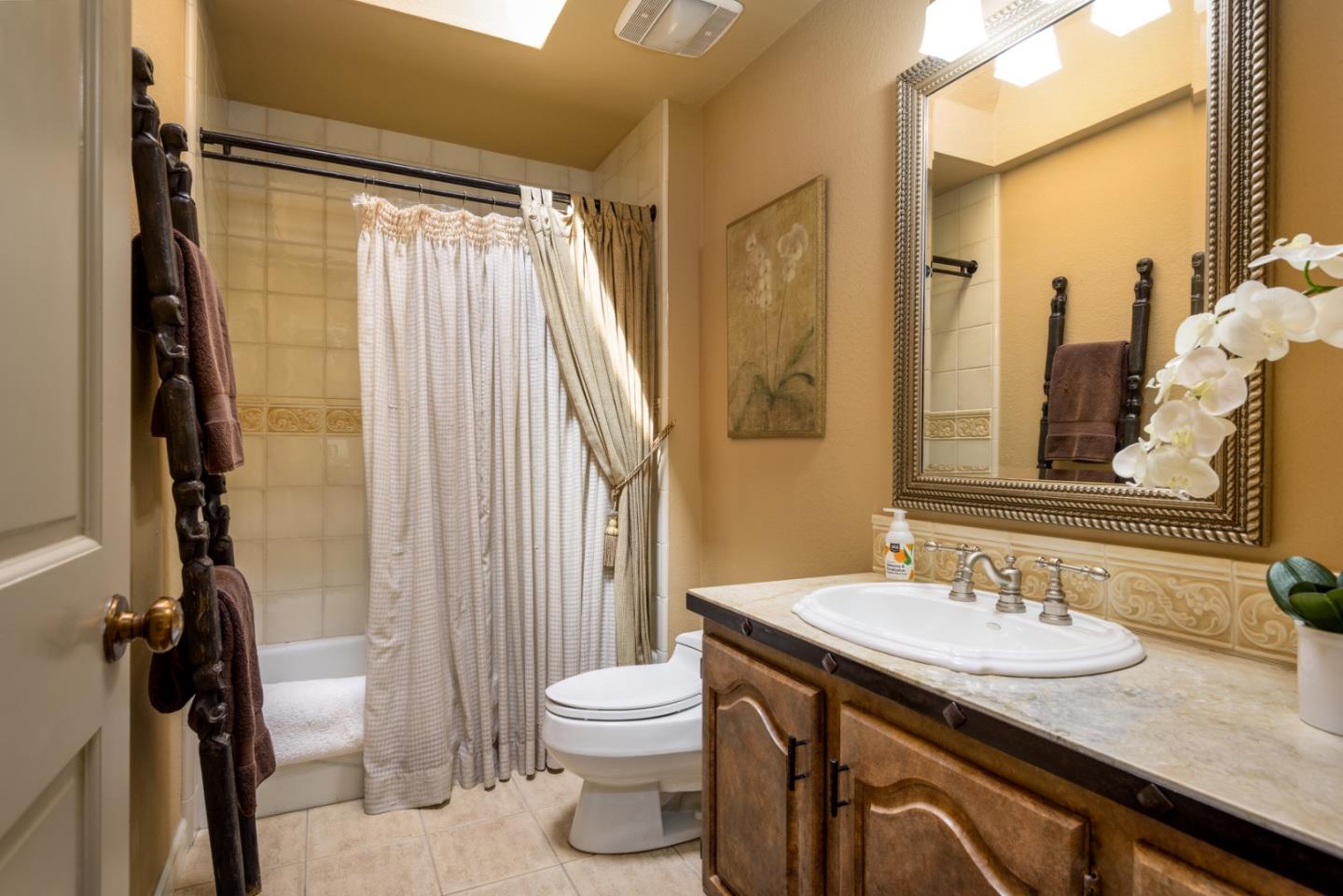 Detail Gallery Image 25 of 34 For 1265 Trinity, Menlo Park,  CA 94025 - 3 Beds | 2/1 Baths