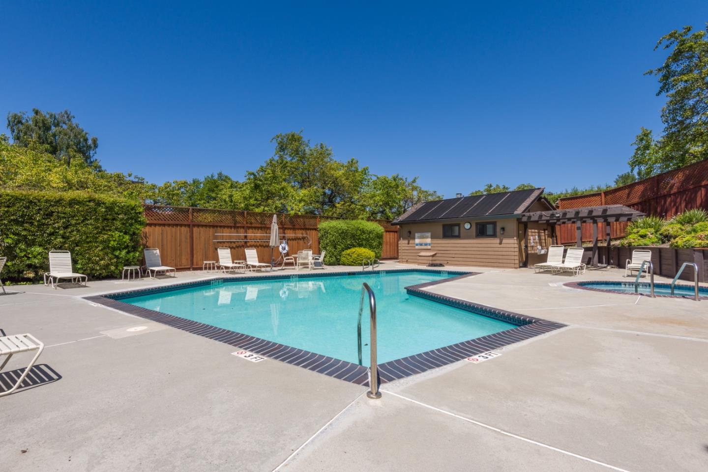 Detail Gallery Image 32 of 34 For 1265 Trinity, Menlo Park,  CA 94025 - 3 Beds | 2/1 Baths