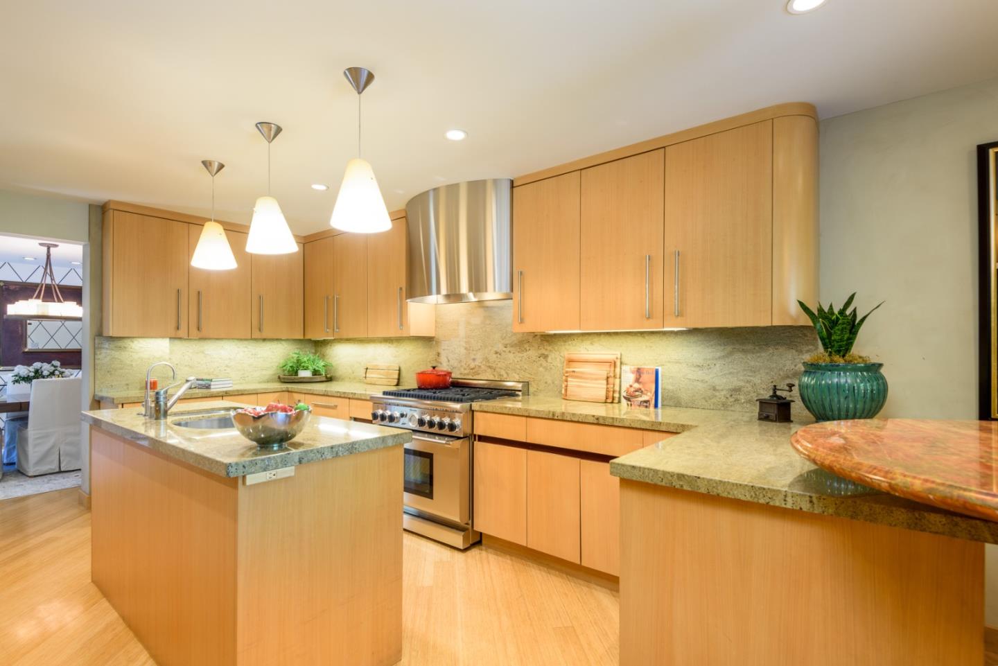 Detail Gallery Image 9 of 34 For 1265 Trinity, Menlo Park,  CA 94025 - 3 Beds | 2/1 Baths