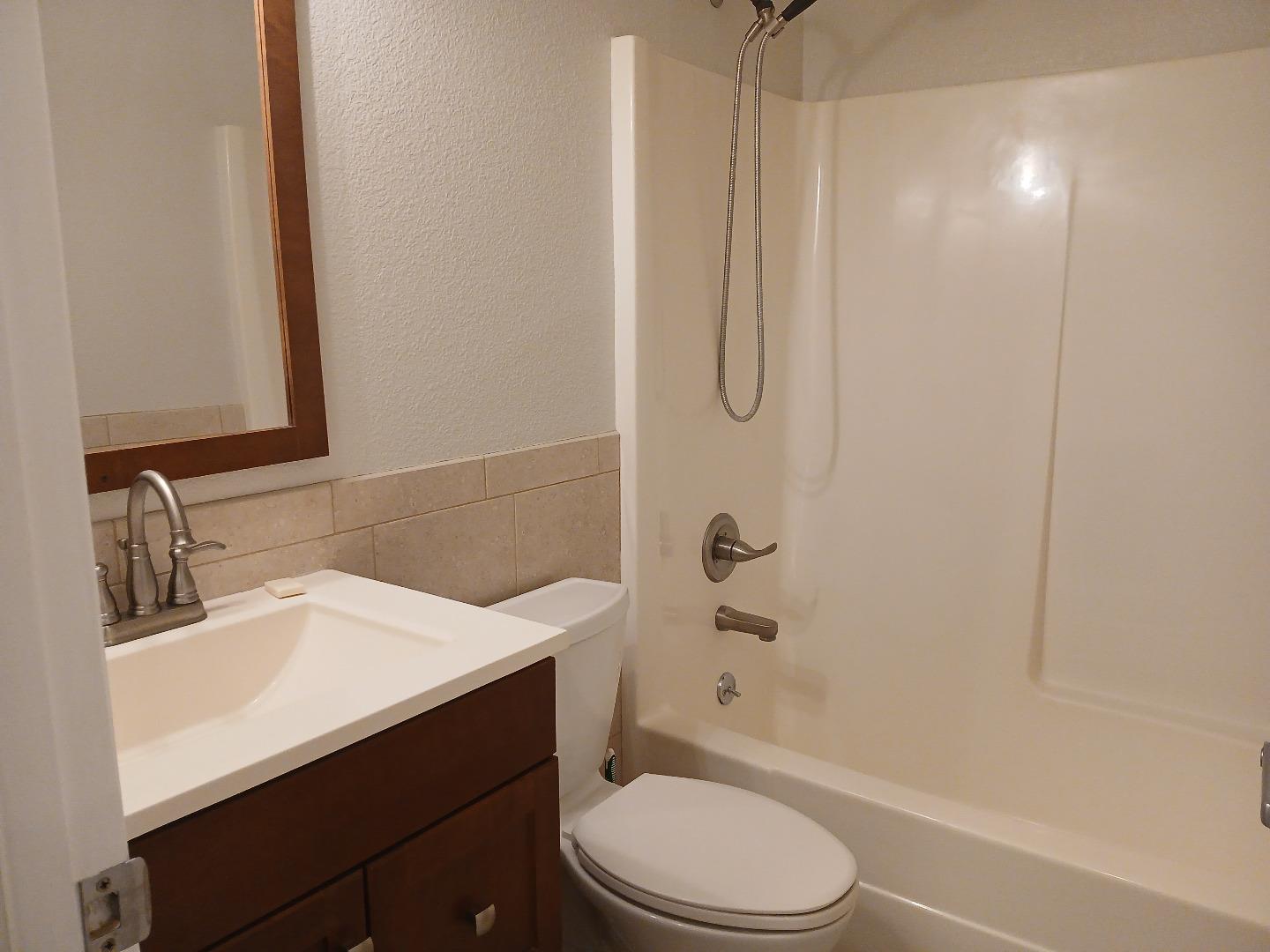 Detail Gallery Image 15 of 20 For 99 Avenue Portola 2b,  El Granada,  CA 94018 - 1 Beds | 1 Baths