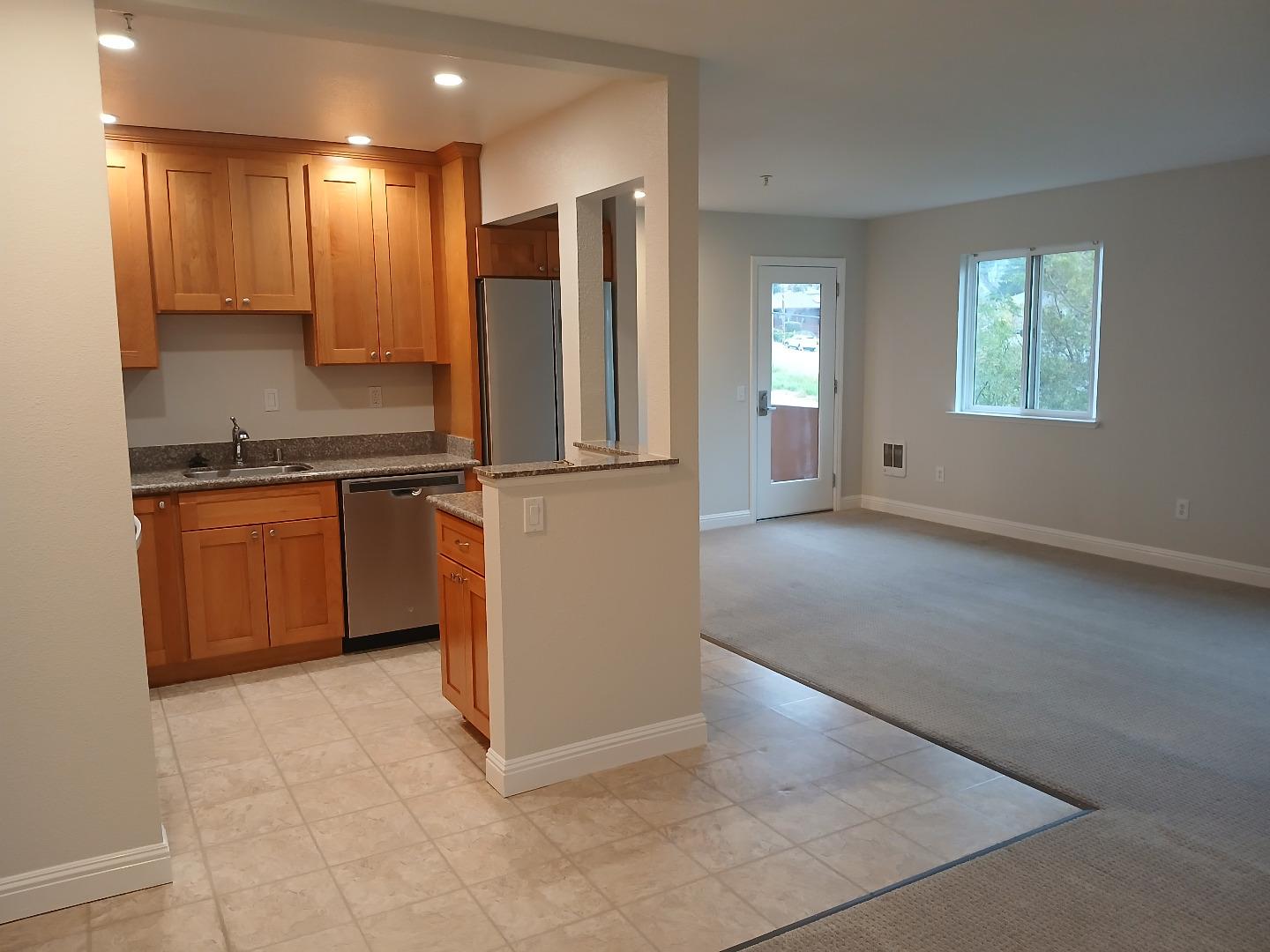 Detail Gallery Image 9 of 20 For 99 Avenue Portola 2b,  El Granada,  CA 94018 - 1 Beds | 1 Baths
