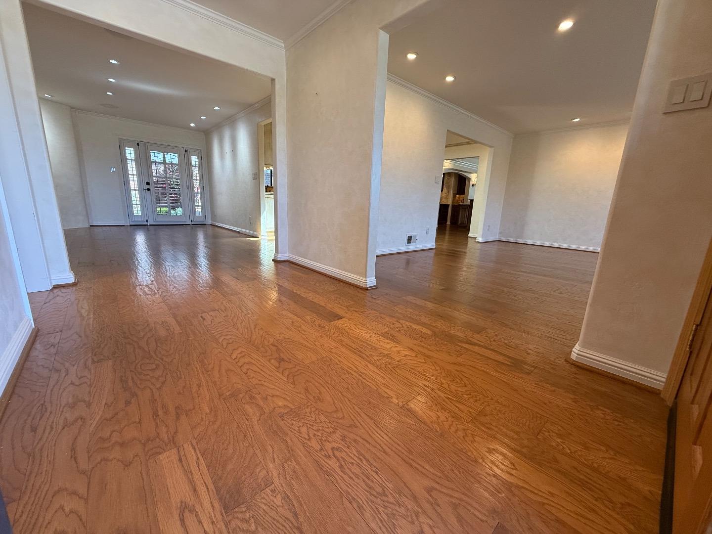 Detail Gallery Image 6 of 32 For 695 San Bruno Way, Salinas,  CA 93901 - 3 Beds | 2 Baths