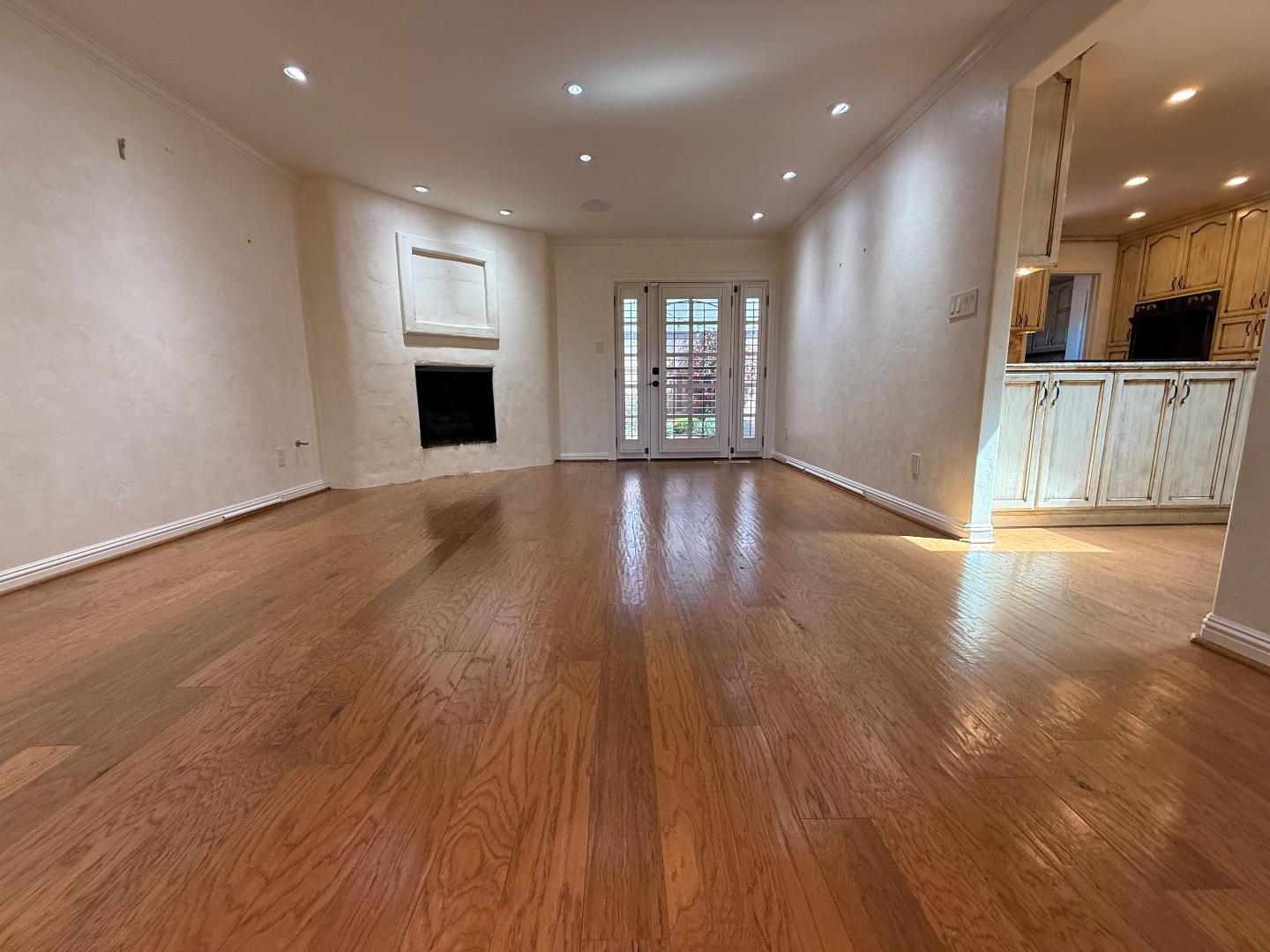Detail Gallery Image 7 of 32 For 695 San Bruno Way, Salinas,  CA 93901 - 3 Beds | 2 Baths