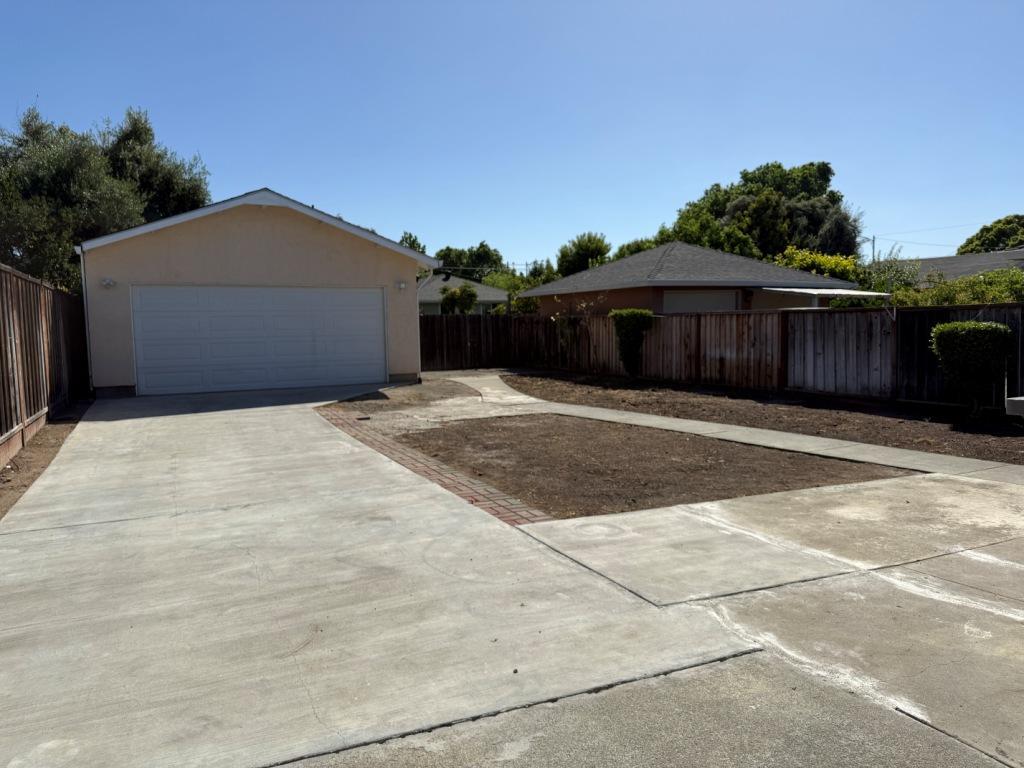 Detail Gallery Image 21 of 22 For 1062 Lick Ave, San Jose,  CA 95110 - 4 Beds | 2 Baths