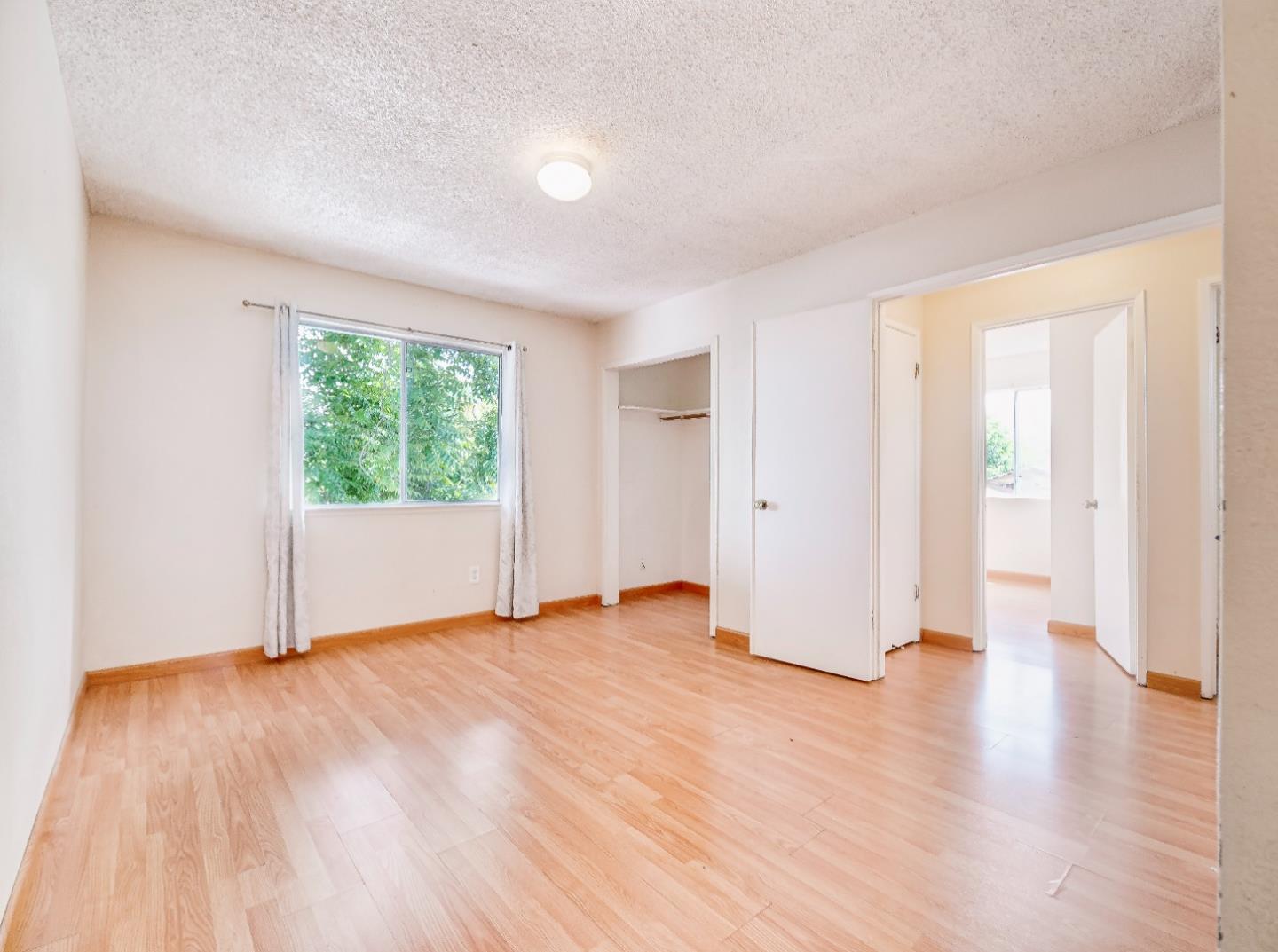 Detail Gallery Image 12 of 25 For 145 Goularte Way, San Jose,  CA 95116 - 3 Beds | 2/1 Baths